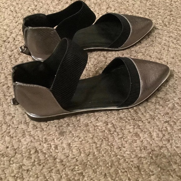 Jady Rose size 8 leather pointed toe silver flats - Picture 3 of 6